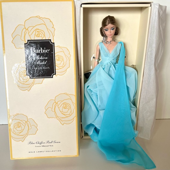2016 BFMC Silkstone Barbie Blue Chiffon Ball Gown Fashion Model Gold Label NIB - Picture 8 of 8